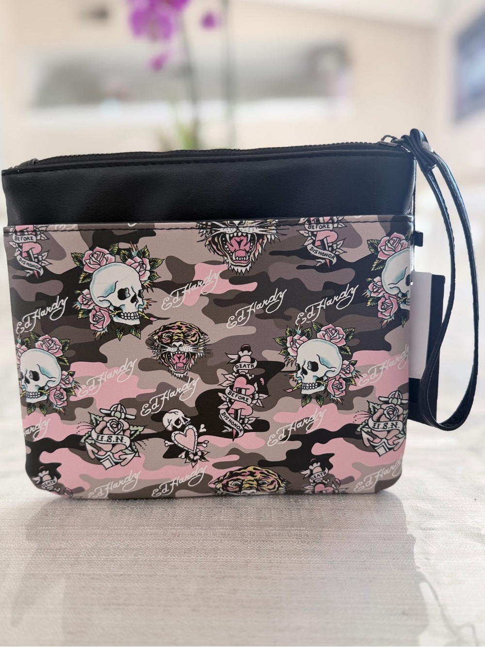 Ed Hardy Pink Camo Skull & Tiger Wristlet - Picture 2 of 7